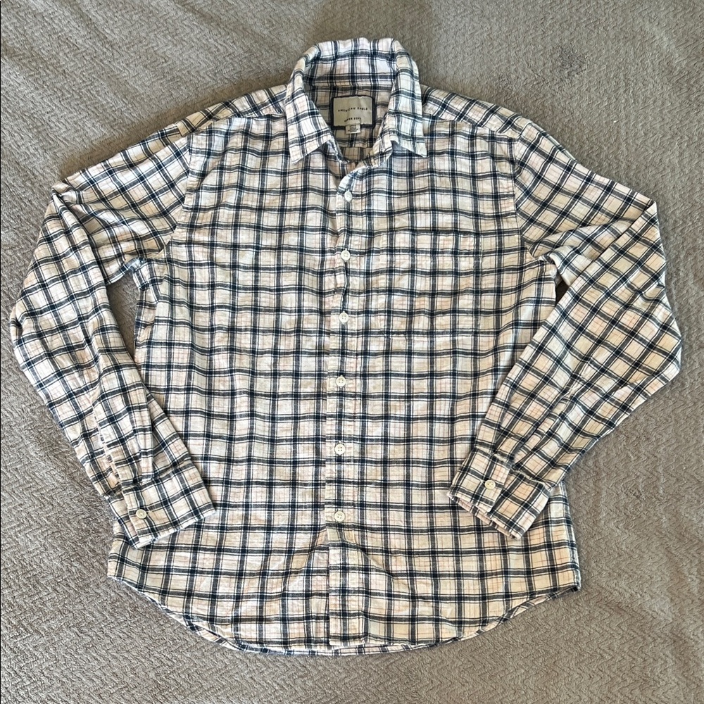 💋3/$10💋American Eagle Outfitters Cream Plaid Button Shirt Navy & Pink Size Small